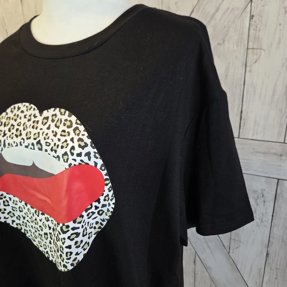 Black Graphic Tee with Leopard Lips XXL - Picture 3 of 5